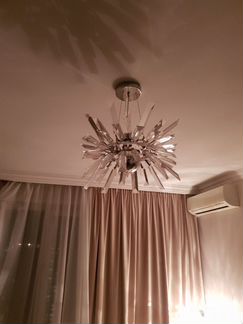 Люстра и настольная лампа