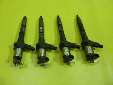 Топливная форсунка R2AA дизель 2,2л Мазда