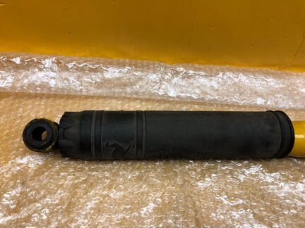 Амортизатор задний Nissan Patrol Y61 1997-2010