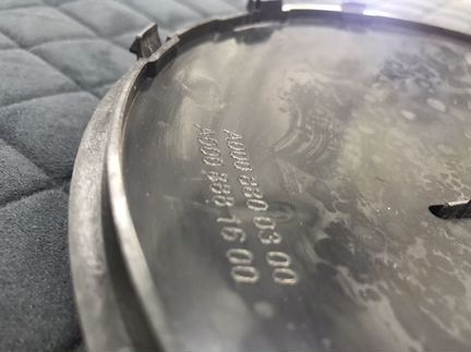 Эмблемы в решётку Mercedes Benz