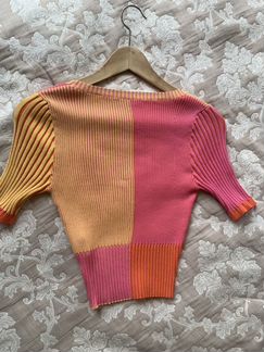 Яркий топ Chanel