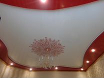 натяжные потолки в зале. натяжные потолки квадратный метр. метра натяжного потолка ключ. комбинированные многоуровневые потолки. метра натяжного потолка ключ.