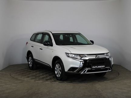 Mitsubishi Outlander 2.0 CVT, 2020