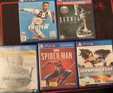 Sony PS4 с джостиком и 5 играми