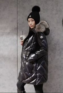 Пуховик женский Moncler