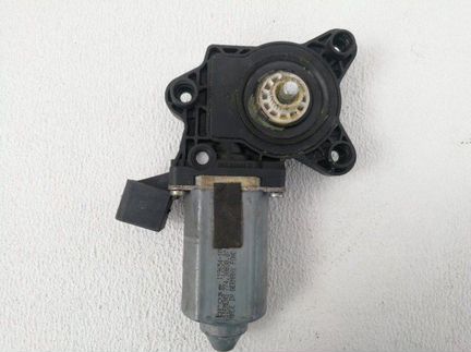 Мотор стеклоподъемника задний правый Mercedes-Benz