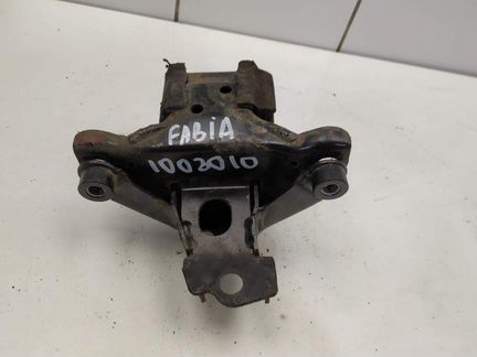 Опора кпп левая 6Q0199555AC Skoda Fabia 2007-2015