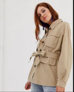 Куртка рубашка Stradivarius с поясом S песочный