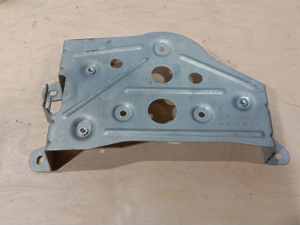 Кронштейн держатель на Mercedes Benz A2125452740