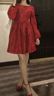 Платье красное