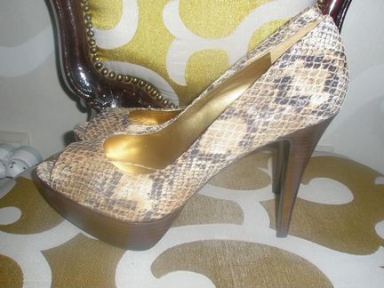 Туфли Guess змеиный принт