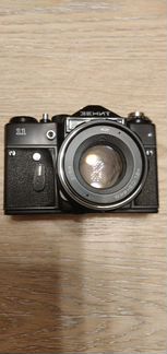 Фотоаппарат Зенит в кожаном чехле