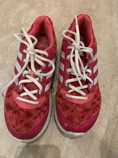 Кроссовки adidas, состояние отличное