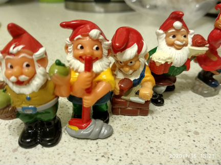 Игрушки Киндер