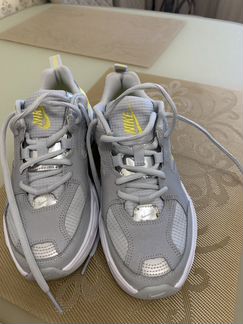 Женские кроссовки Nike 38