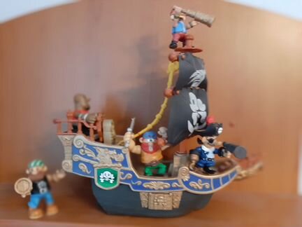 Корабль пиратов с 5ю фигурками