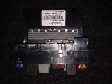 Блок предохранителей SAM A2035451601 MB W203 W209