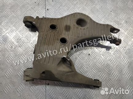 Рычаг задней подвески правый Land Rover Range Rove