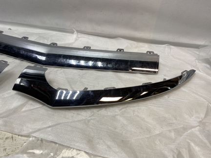 Накладка переднего бампера Mercedes W218 CLS