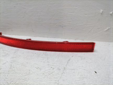 Отражатель заднего бампера задний правый