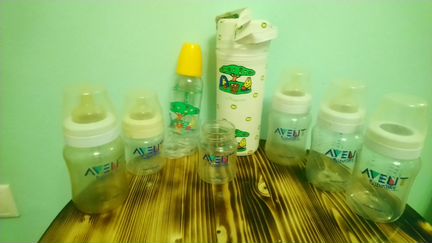 Бутылочки Avent и кенгуру-переноска