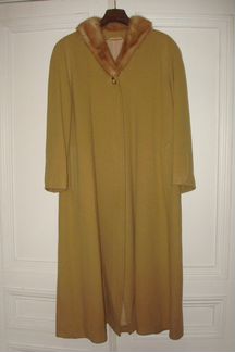 Хочу продать пальто шерсть с норкой р.52+