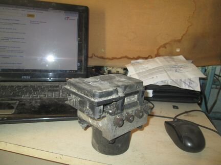 Nissan Almera N16 Блок (насос) ABS 47660 5M306