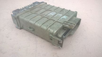 Блок управления 1,6 Ecotronic на VW Гольф-2 / Дж-2