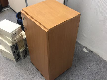 Тумба прикроватная