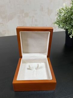 Подарочная коробка