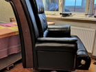 Большое кожаное кресло руководителя объявление продам