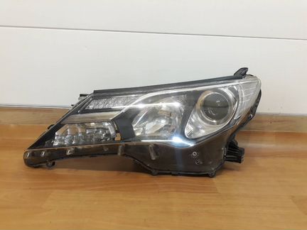 Фара левая Toyota RAV4 CA40 12-15 г