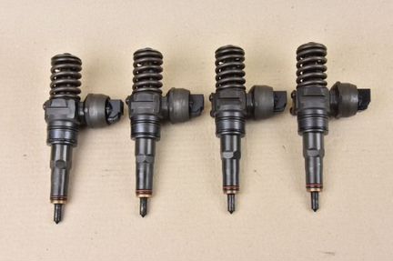 Насос-форсунка Bosch 0414720037 038130073AJ