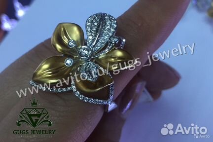 Роскошное кольцо с бриллиантами