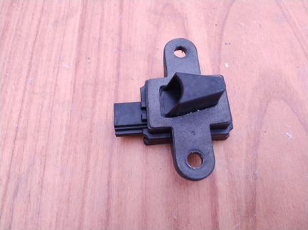 Датчик удара двери Mercedes W221 W164 X164 W251