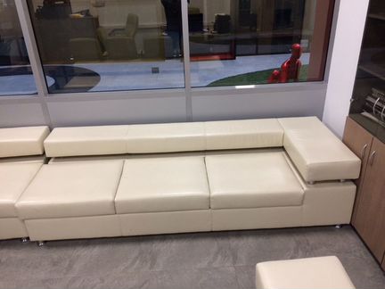 Диван кожаный б/у