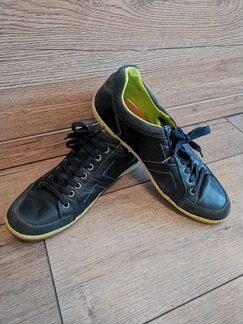 Кроссовки две пары натуральная кожа