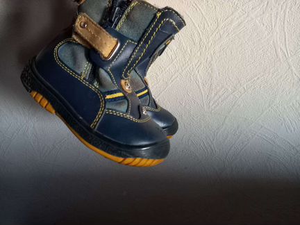 Ботинки зимние размер 22