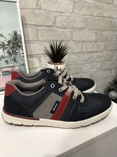 Кроссовки мужские 40 размер новые