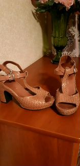 Босоножки кожа