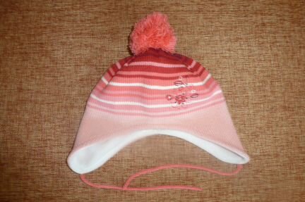 Шапка, варежки, манишка и свитерок