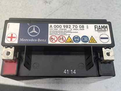 Где стоит резервный аккумулятор на мерседес glk
