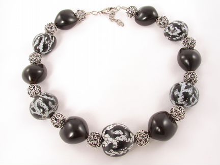 Бусы Магия черного