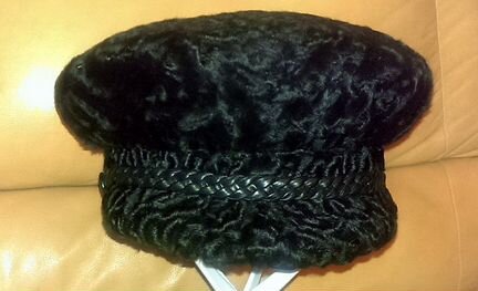Шапка женская каракулевая