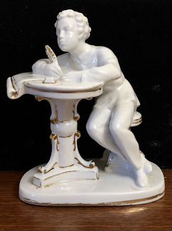 Статуэтка Пушкин лфз - рельефное дно, 1950е