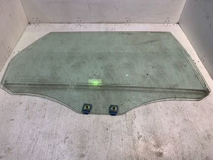 Стекло двери заднее правое Mitsubishi Grandis NA