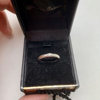 Золотое кольцо (белое золото) с бриллиантом