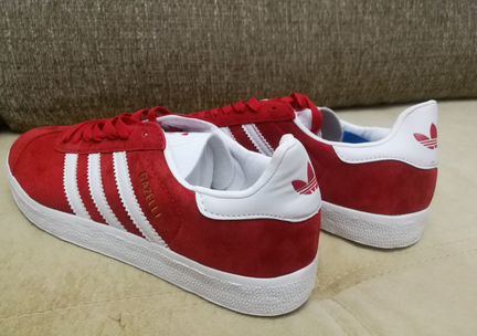 Новые кроссовки Adidas Gazelle Red