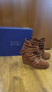 Ботинки на танкетке Stuart Weitzman