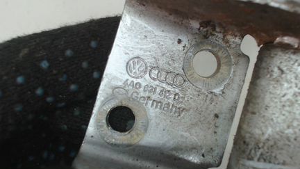 Петля двери правая передняя Audi A6 (C4), 1997